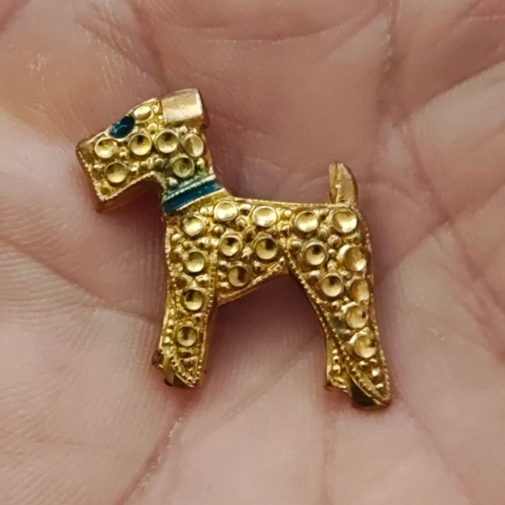 1890s Rare Gold Tone Textured Ornate Victorian Style Terrier Dog Brooch